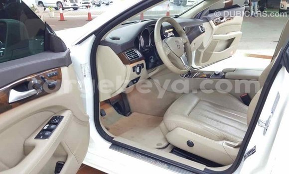 Buy Import Mercedes-Benz 190 (W201) White Car in Import - Dubai in Ethiopia Buy Import Mercedes-Benz 190 (W201) White Car in Import - Dubai in Ethiopia