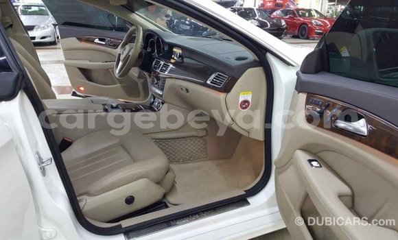 Buy Import Mercedes-Benz 190 (W201) White Car in Import - Dubai in Ethiopia Buy Import Mercedes-Benz 190 (W201) White Car in Import - Dubai in Ethiopia
